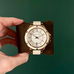 Michael Kors Model MK5261 White & Rose Gold Analog Watch